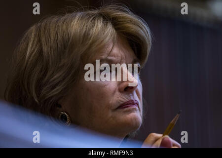 Washington, District of Columbia, USA. 14 Feb, 2019. Senator Lisa Murkowski, Republikaner von Alaska, hört auf Zeugenaussagen auf dem Capitol Hill in Washington, DC am 14. Februar 2019. Credit: Alex Edelman/CNP Credit: Alex Edelman/CNP/ZUMA Draht/Alamy leben Nachrichten Stockfoto