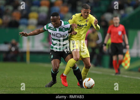 Jovane Cabral von Sporting CP (L) Mias für die Kugel mit Pablo Fornals von Villarreal FC (R) in der Europa League 2018/2019 Fußball -Match zwischen Sporting CP vs Villarreal FC. (Endstand: Sporting CP0 - 1 Villarreal FC) Stockfoto