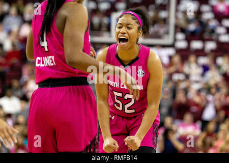 Columbia, SC, USA. 14 Feb, 2019. Südcarolina Kampfhähne guard Tyasha Harris (52) feiert während des SEC Basketball matchup im Colonial Life Arena in Columbia, SC. (Scott Kinser/Cal Sport Media) Credit: Csm/Alamy leben Nachrichten Stockfoto