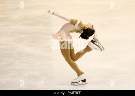 Peking, Bosnien und Herzegowina (BiH). 13 Feb, 2019. Julia Lang von Ungarn führt während der Frauen Eiskunstlauf Konkurrenz an der European Youth Olympic Festival (EYOF 2019) im Rathaus Austellungshalle in Sarajewo, Bosnien und Herzegowina (BiH), 13.02.2019. Credit: Nedim Grabovica/Xinhua/Alamy leben Nachrichten Stockfoto