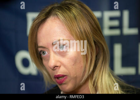 Turin, Piemont, Italien. 12 Nov, 2018. Turin, Italien - 12. November 2018: Portrait von Giorgia Meloni, Präsident des rechten politischen Partei Fratelli d'Italia bei der Pressekonferenz zum Abschluss der Tour des Piemont der industriellen Produktion. Credit: Stefano Guidi/ZUMA Draht/Alamy leben Nachrichten Stockfoto