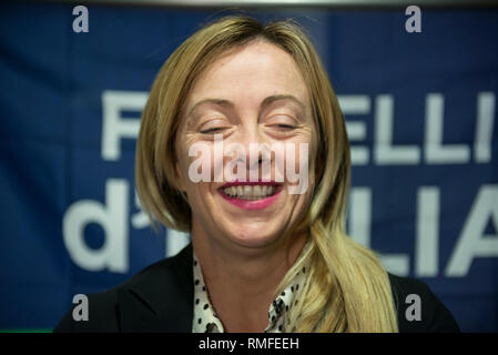 Turin, Piemont, Italien. 12 Nov, 2018. Turin, Italien - 12. November 2018: Portrait von Giorgia Meloni, Präsident des rechten politischen Partei Fratelli d'Italia bei der Pressekonferenz zum Abschluss der Tour des Piemont der industriellen Produktion. Credit: Stefano Guidi/ZUMA Draht/Alamy leben Nachrichten Stockfoto