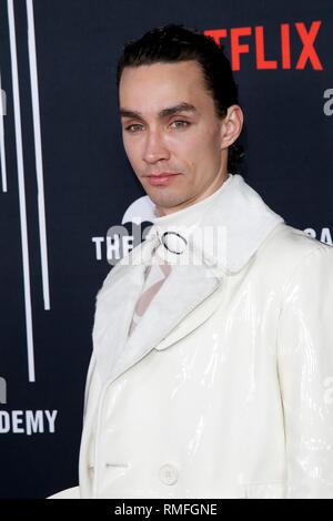 Los Angeles, CA, USA. 12 Feb, 2019. Robert Sheehan bei der Ankunft für den Schirm Akademie Premiere ArcLight Hollywood, Los Angeles, CA Februar 12, 2019. Credit: Priscilla Grant/Everett Collection/Alamy leben Nachrichten Stockfoto