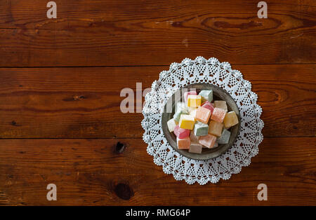 Turkish Delight serviert auf dem Tisch, Ansicht von oben Stockfoto