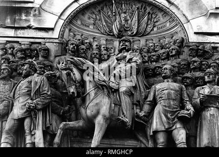 Ein Monument in der Nähe von Rüdesheim für den deutsch-französischen Krieg mit Friedich III., Kaiser Wilhelm I., Fürst Bismarck und Heltmut von Moltke. Stockfoto