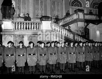Vereidigung von Soldaten der Bundeswehr an der Fuerst-Wrede Kaserne in ...