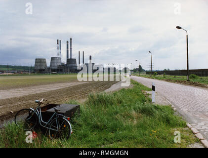 Die Braunkohle Kraftwerk Harbke. Es war geschlossen am 27.12.1990. Stockfoto