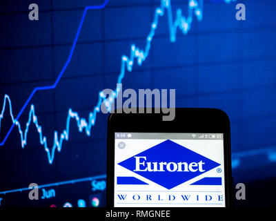 Euronet Worldwide Firmenlogo auf dem Smartphone angezeigt Stockfoto