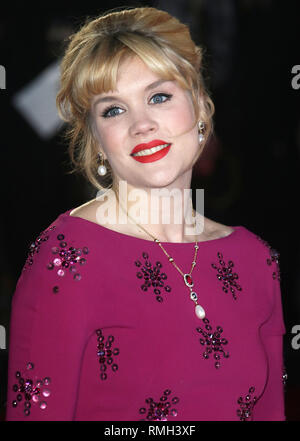 Dec 08, 2015 - London, England, UK - "Das dänische Mädchen "Europäische Premiere, Odeon Leicester Square - Roter Teppich Ankünfte Foto zeigt: Emerald Fennell Stockfoto