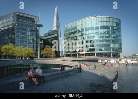 London, UK - Februar, 2019. Blick auf den South Bank mit dem Shard und mehr London Immobilien. Stockfoto