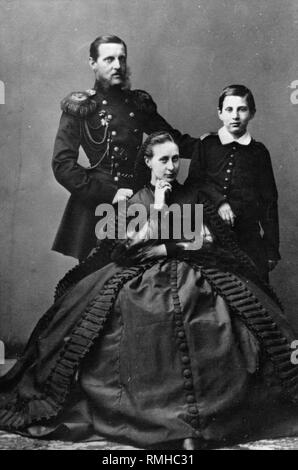 Portrait von Großfürst Constantin Nikolaevich von Russland (1827-1892) mit seiner Frau, Großfürstin Alexandra Iosifovna von Saxe-Alt. Albumin Photo Stockfoto