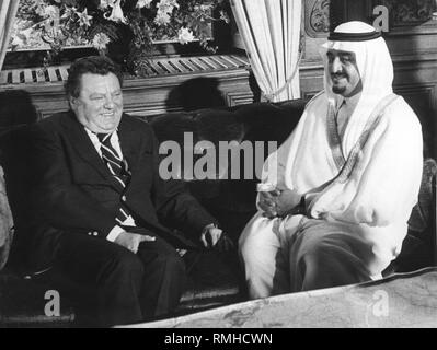 Der CSU-Vorsitzende Franz Josef Strauß und der saudi-arabischen Kronprinzen Fahd Bin Abdulaziz Al Saud in Bonn. Stockfoto