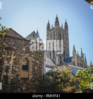 Canterbury, Großbritannien - Mai, 2018. Blick auf die Kathedrale von Canterbury, eine der ältesten und berühmtesten Christlichen Strukturen in England. Stockfoto