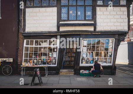 Canterbury, Großbritannien - Mai, 2018. Das krumme Haus (auch als Sir John Jungen House bekannt). Es ist eine schiefe 17. Jahrhundert Fachwerkhaus, Stockfoto