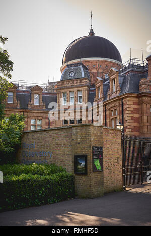 London, UK - Februar, 2019. Das Royal Observatory im Greenwich Park. Hochformat. Stockfoto
