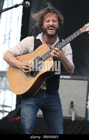 Musiker John Butler ist dargestellt auf der Bühne während einer "live"-Konzert Auftritt mit dem John Butler Trio. Stockfoto