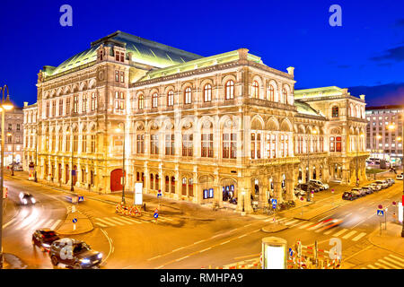 Wiener Staatsoper Square und Architektur am Abend ansehen, der Hauptstadt von Österreich Stockfoto