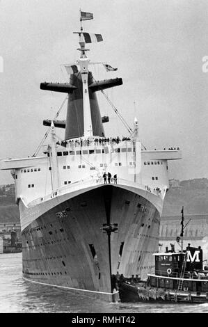 Die transatlantische Liner "Frankreich" in den Hafen von New York. Stockfoto