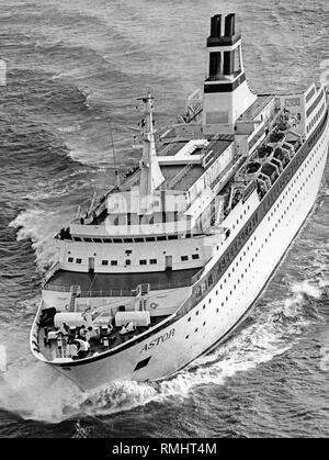 Das kreuzfahrtschiff Astor war die Lage der Reihe Das Traumschiff (die "Traumschiff") und betreibt heute als aga Pearl II", die unter maltesischer Flagge. Stockfoto