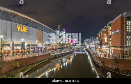 Reading, Berkshire, Großbritannien, England, 11. Februar 2019. Riverside, der auf der Oracle Shopping Centre. Stockfoto