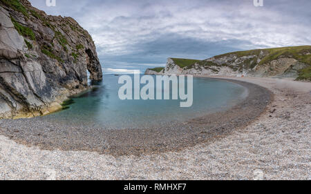 Durdle Door natürlicher Kalkstein Bogen auf der Jurassic Coast in der Nähe von Lulworth in Dorset England UK Europa Stockfoto