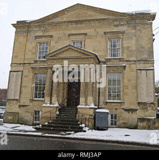 Apsley Hall, Altes Krankenhaus Anhang, Winter Schnee Cirencester Town Center Stockfoto