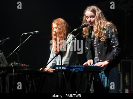 Lasst uns essen Oma am Wychwood Festival, Cheltenham, 2. Juni 2017, ausführen Stockfoto