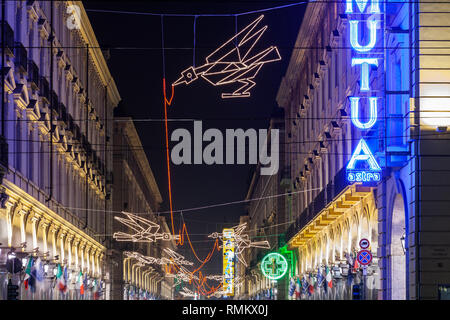 Turin, Italien - 17. November 2009: "Luci d'Artista" (Artist) ist eine öffentliche Kunst Ausstellung in Turin jedes Jahr von November bis Jan Stockfoto