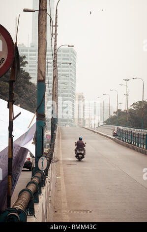 AJC Bose Road Flyover, Kolkata, Indien Januar 2019: Eine wichtige Überführungen in Kalkutta verbindet Lansdowne, Chowringhee, Exide, Nandan, Rabindra Sadan, V Stockfoto