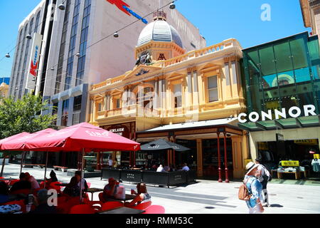 Eingang der Adelaide Arcade Einkaufszentrum in der Nähe der Rundle Mall, Adelaide, South Australia Stockfoto