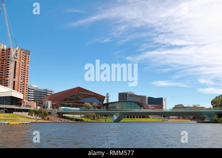 Blick von Karrawirra Parri See zum Adelaide Convention Centre, Adelaide, South Australia Stockfoto