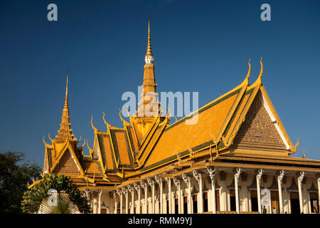 Kambodscha, Phnom Penh, City Centre, Royal Palace, Thronsaal, Detail der zentralen Turm mit vier Gesichtern Stockfoto