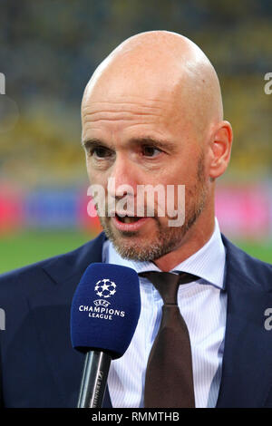 Kiew, Ukraine - 28. AUGUST 2018: AFC Ajax-manager Erik 10 Hag sieht während der UEFA Champions League Play-off-Spiel gegen den FC Dynamo Kiew an NSC O Stockfoto