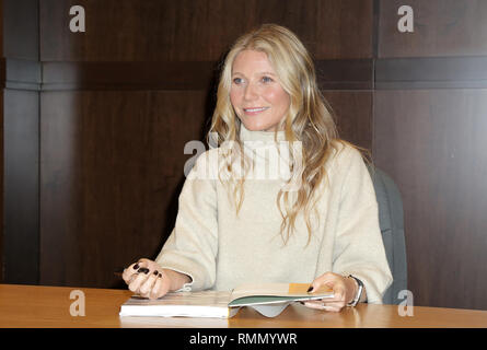 Gwyneth Paltrow zeichen Kopien ihres neuen Buches "Die sauberen Teller" mit: Gwyneth Paltrow, Wo: Los Angeles, Kalifornien, Vereinigte Staaten, wenn: 14 Jan 2019 Credit: FayesVision/WENN.com Stockfoto