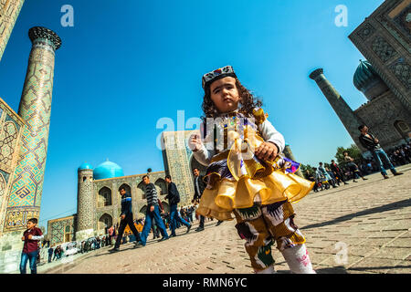 Usbekistan Samarcanda Registan Platz - Festival Stockfoto