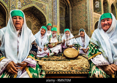 Usbekistan Samarcanda Registan Platz - Festival Stockfoto