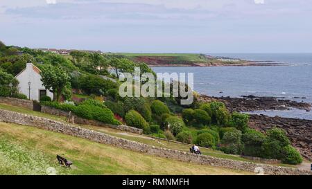 Auf der Suche nach Sauchope Links Caravan Park von einem grünen Park in Crail. East Fife, Schottland, Großbritannien. Stockfoto