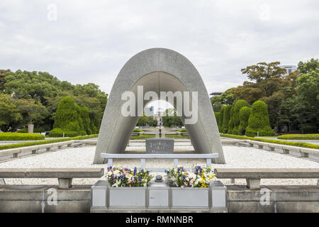 Arch im Peace Memorial Park in Hiroshima Stockfoto