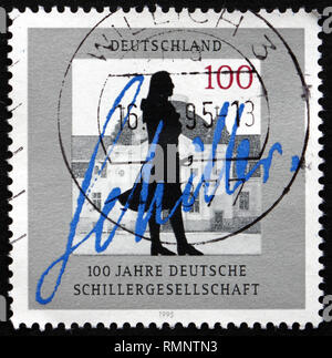 Deutschland - ca. 1995: einen Stempel in Deutschland bedruckt zeigt Schiller Gesellschaft, 100, ca. 1995 Stockfoto