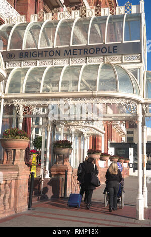 Brighton, England am 15. Februar 2019. Blick auf Eintrag, Hilton. Stockfoto