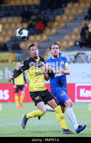 KERKRADE, Niederlande, 15-02-2019, Fußball, Niederländische Keuken Kampioen Divisie, Roda JC-SC Cambuur, Limburg Stadion, Saison 2018-2019, Roda JC Kerkrade Spieler Mario Engels und SC Cambuur player Robbert Schilder, während des Spiels Stockfoto