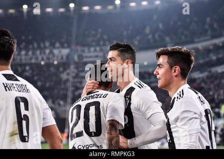 Turin, Italien. 15 Feb, 2019. Cristiano Ronaldo (Juventus) während der Serie ein Fußballspiel zwischen FC Juventus und Frosinone Calcio bei Allianz Stadion am 15 Februar, 2019 in Turin, Italien. Quelle: FABIO UDINE/Alamy leben Nachrichten Stockfoto