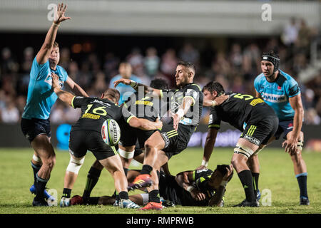 Brookvale, Australien. 16 Feb, 2019. TJ Perenara der Hurrikane treten während der 2019 Super Rugby-spiel zwischen NSW Waratahs und Hurrikane in Brookvale Oval, Brookvale, Australien am 16. Februar 2019. Foto von Peter Dovgan. Credit: UK Sport Pics Ltd/Alamy leben Nachrichten Stockfoto