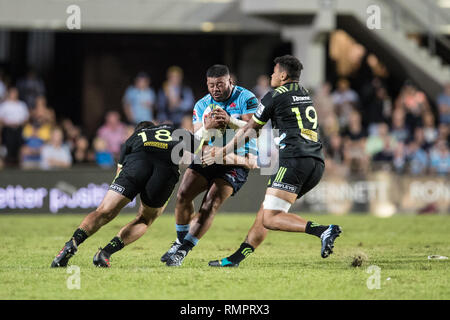 Brookvale, Australien. 16 Feb, 2019. Tolu Latu der Waratahs während der 2019 Super Rugby-spiel zwischen NSW Waratahs und Hurrikane in Brookvale Oval, Brookvale, Australien am 16. Februar 2019. Foto von Peter Dovgan. Credit: UK Sport Pics Ltd/Alamy leben Nachrichten Stockfoto