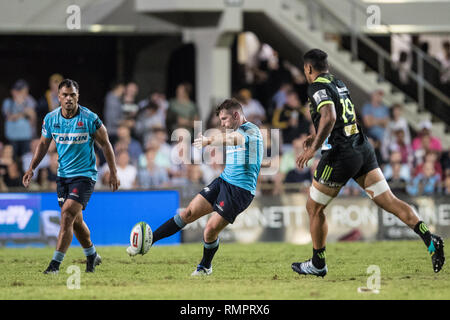 Brookvale, Australien. 16 Feb, 2019. Bernard Foley von Waratahs während der 2019 Super Rugby-spiel zwischen NSW Waratahs und Hurrikane in Brookvale Oval, Brookvale, Australien am 16. Februar 2019. Foto von Peter Dovgan. Credit: UK Sport Pics Ltd/Alamy leben Nachrichten Stockfoto