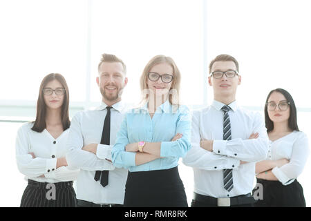 Gruppe erfolgreicher Mitarbeiter gemeinsam im Büro Stockfoto