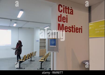 Arbeitsamt in Mailand. AFOL Metropolitana (Agentur für Ausbildung, Orientierung und Arbeit), ein spezielles Konsortium Unternehmen durch die Metropole Mailand und 67 andere Gemeinden gehalten. Stockfoto