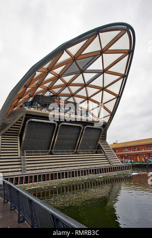 LONDON CANARY WHARF riesigen Roboter bauen IN NORDEN DOCK Stockfoto