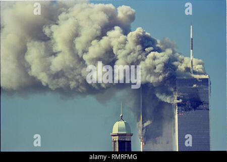 World Trade Center Angriff Fotos von 14 Street auf einem Dach wie die Türme brennen. Stockfoto