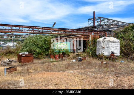 Die rosten und Verlassen bleibt der Berg Maid Konservenfabrik in Batlow, Australien Stockfoto